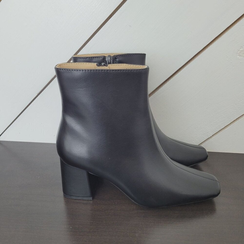 NEW Journee Collection Women's 6 Black Faux Leather Block Heel Ankle Boots 4PT